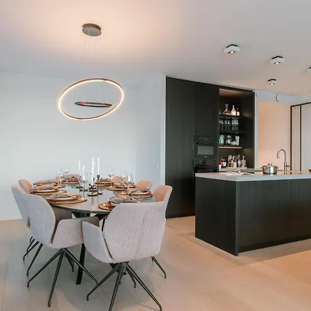 Luxurious 3 Bedroom At The Sea *